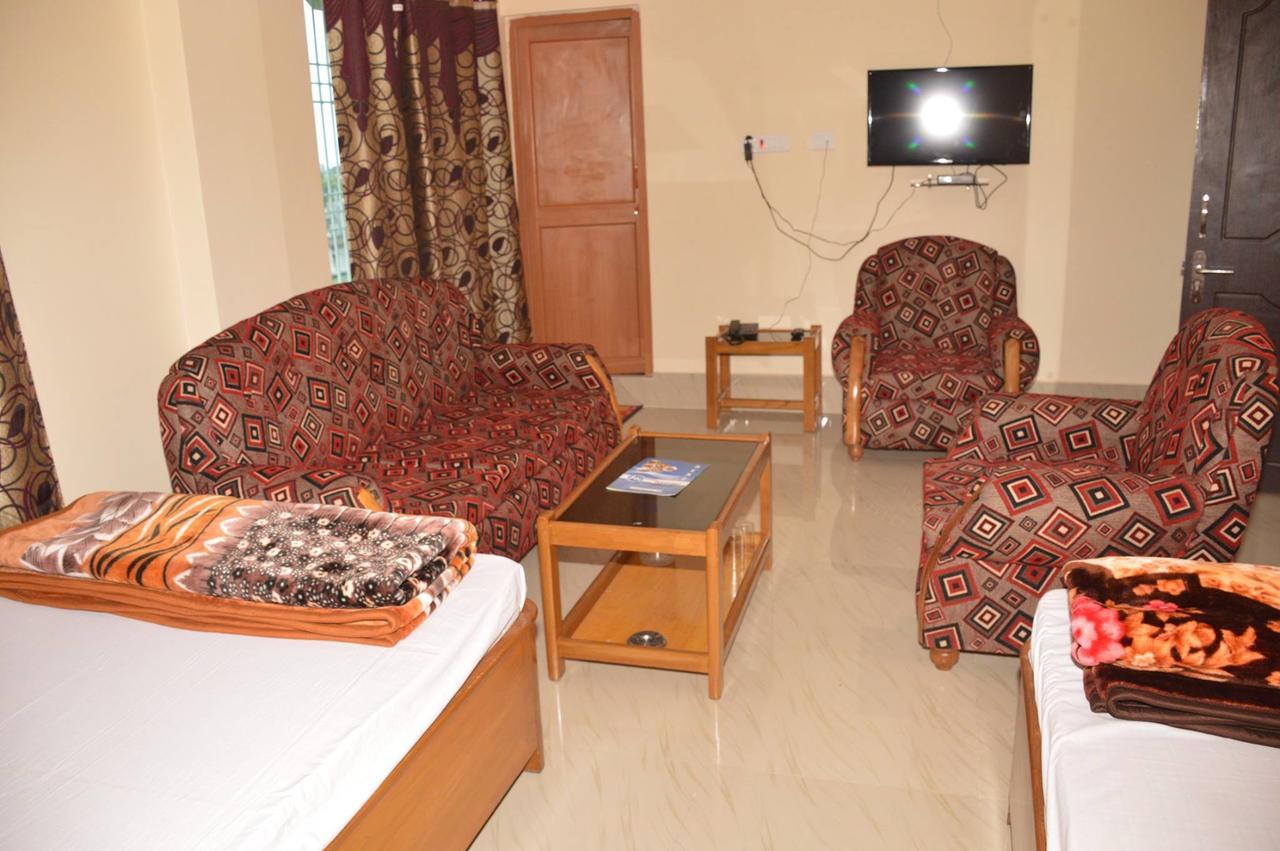 Hotel Kaustav Tezpur Екстериор снимка