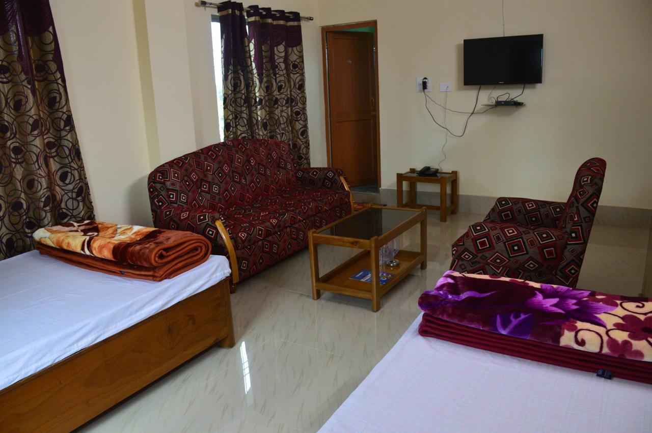Hotel Kaustav Tezpur Екстериор снимка