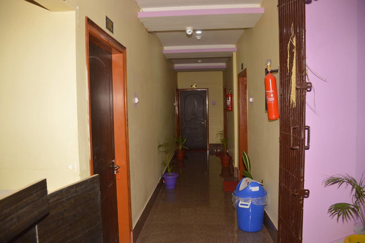 Hotel Kaustav Tezpur Екстериор снимка